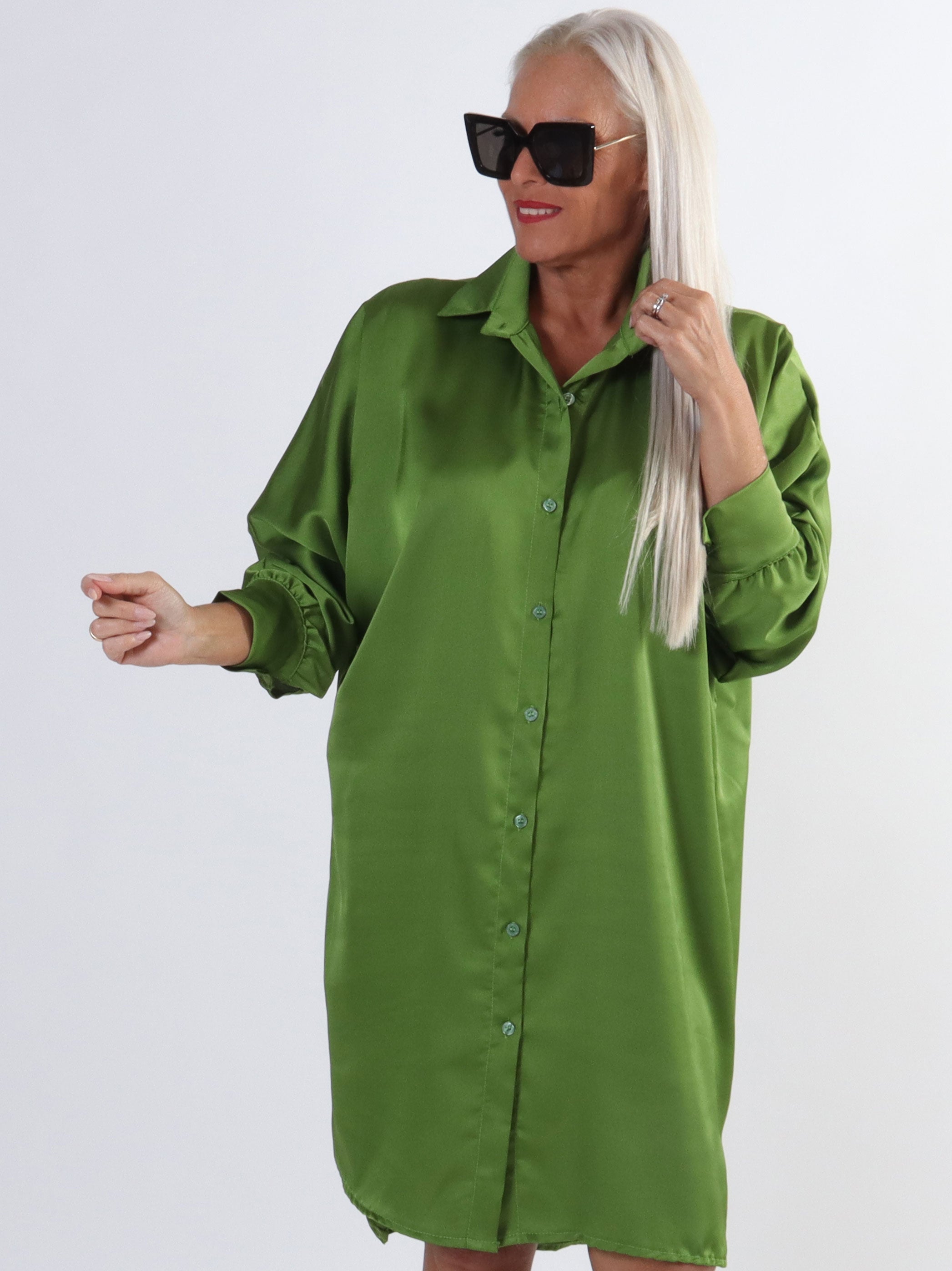 Hassel - Fin plus size skjortekjole i silkelook